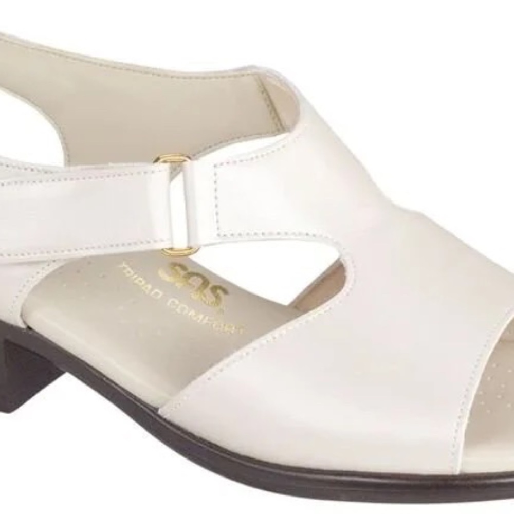 SAS Shoes white sandals  in box. 8.5N. Like New